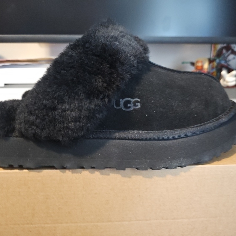 UGG Disquette Black Fuzzy Slippers